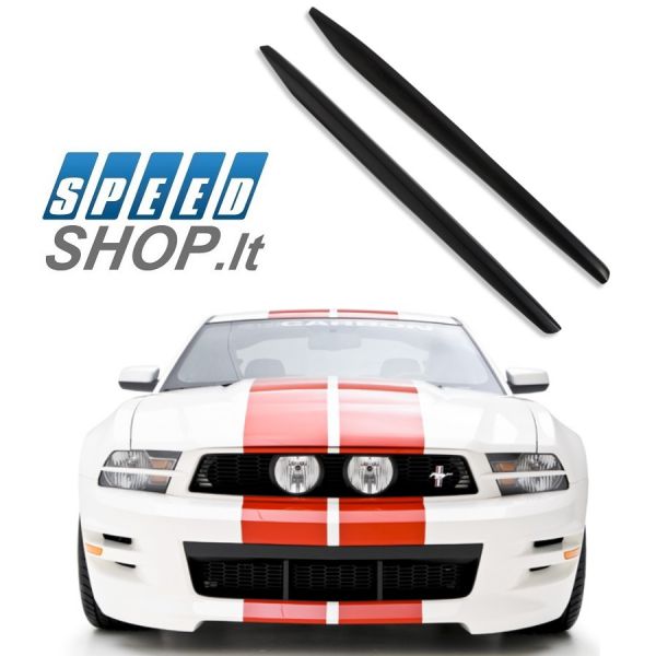 Ford Mustang priekinių žibintų apdaila.